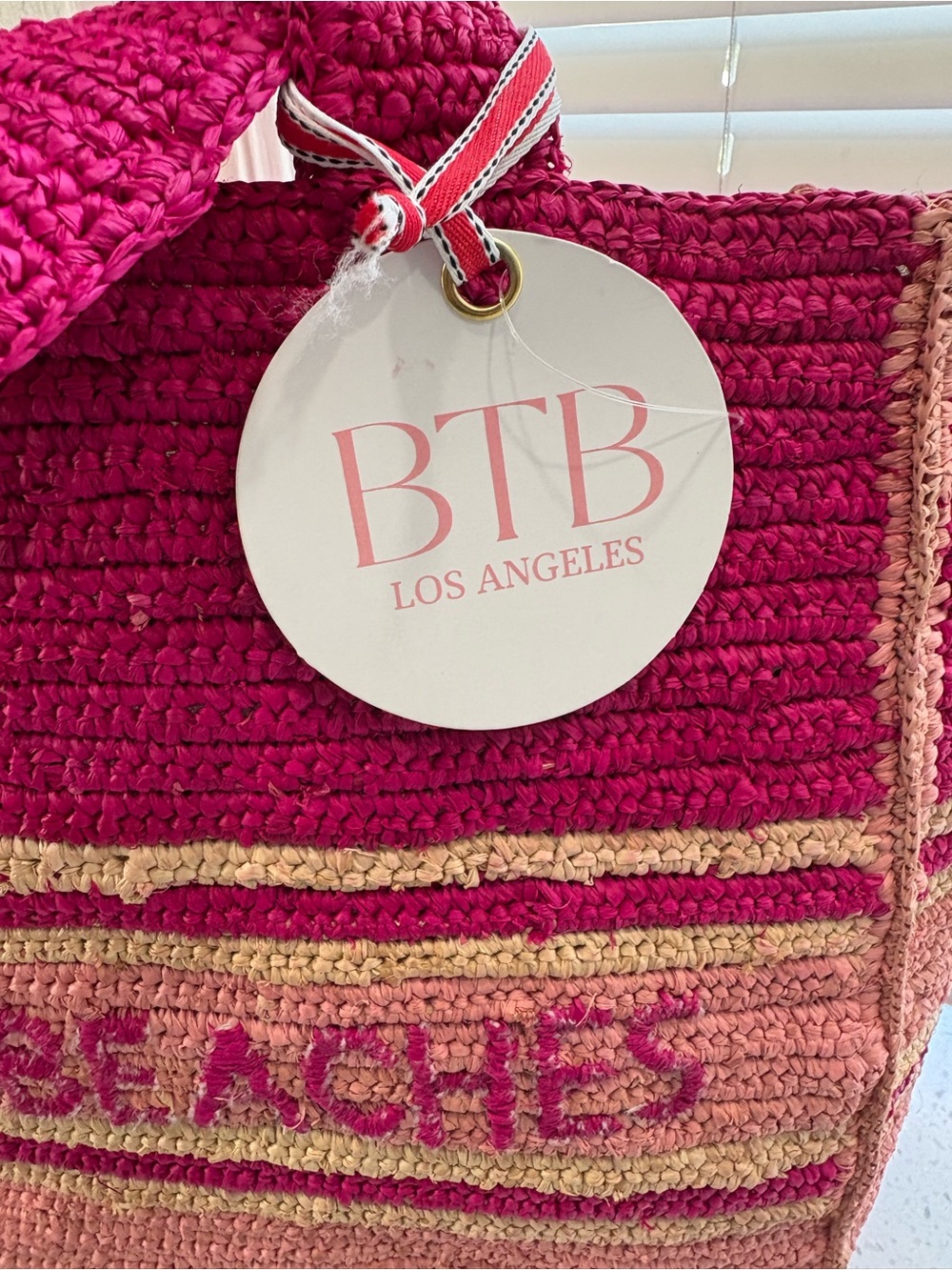 NWT BTB Los Angeles straw tote bag with "Hola Beaches" embroidered lettering - Picture 2 of 15